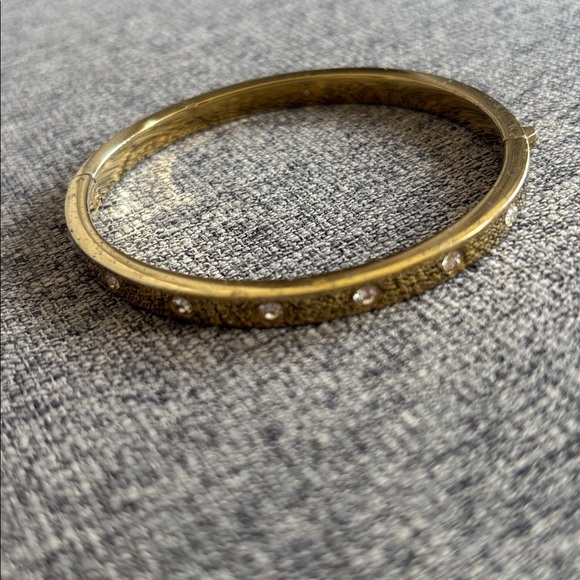 kate spade ♠️ New York Gold Rhinestone Bangle Bracelet Hinged Beautiful jewelry - Picture 2 of 6